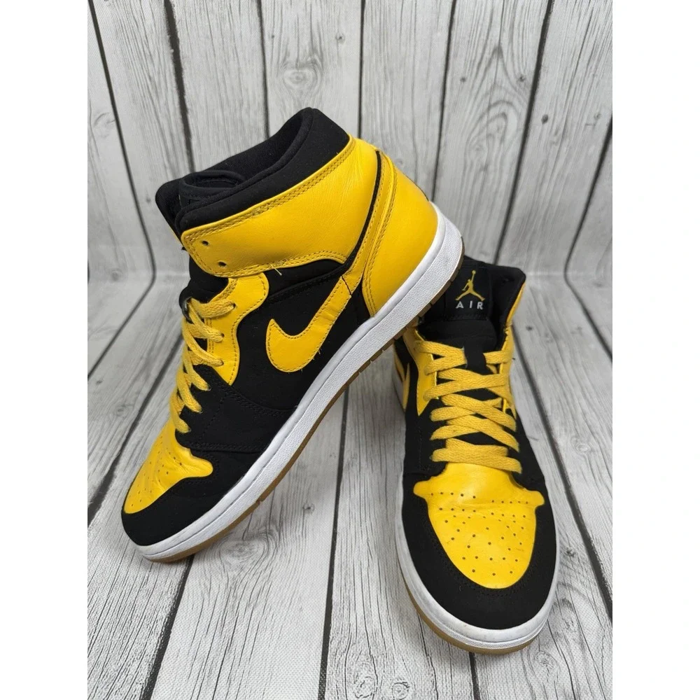 Air Jordan 1 Mid New Love Black Yellow 136085-072 Size 11
